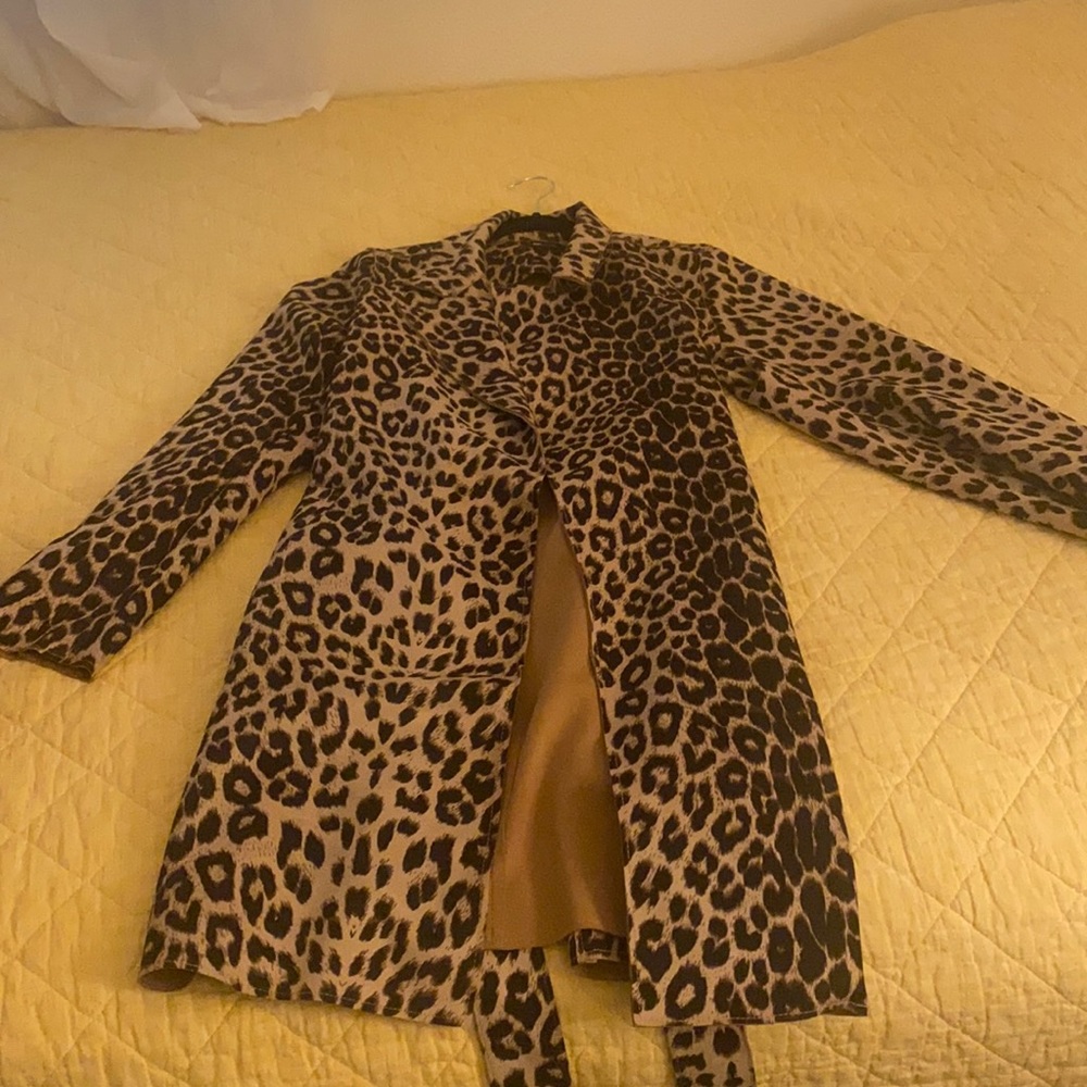 It’s completely new without the tags though! Super soft material, leopard print!